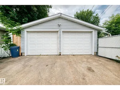 7916 130 AV NW photo 43