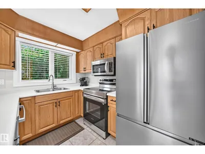 7916 130 AV NW photo 9