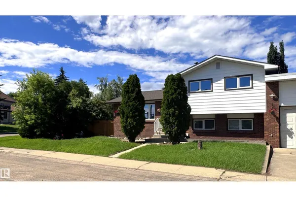 7312 137 AV NW photo 2
