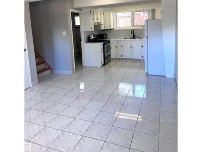 7312 137 AV NW photo 28