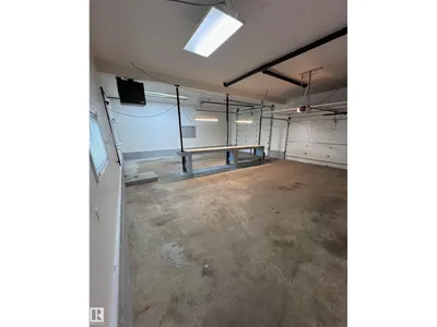 7312 137 AV NW photo 37