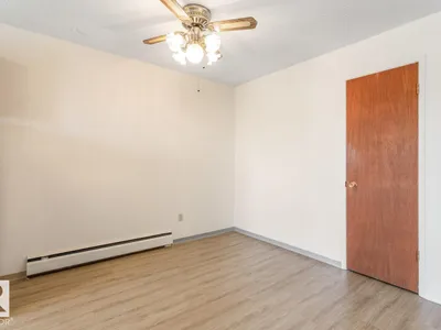 #302 11045 132 ST NW photo 9