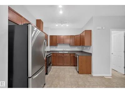 #113 3010 33 AV NW photo 16