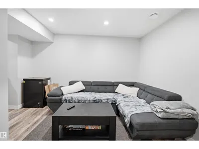 #71 10909 106 ST NW photo 27
