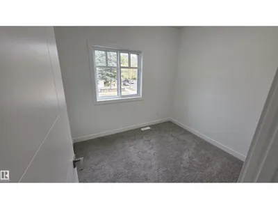 6710 109 ST NW photo 12