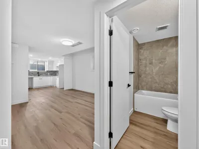 8711 149 ST NW photo 47