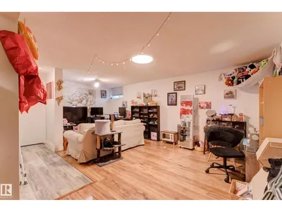 13211 77 ST NW photo 28