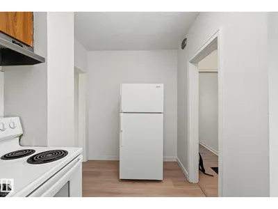 11147 78 AV NW photo 40