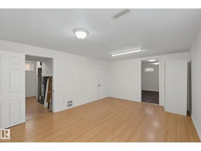 11147 78 AV NW photo 5