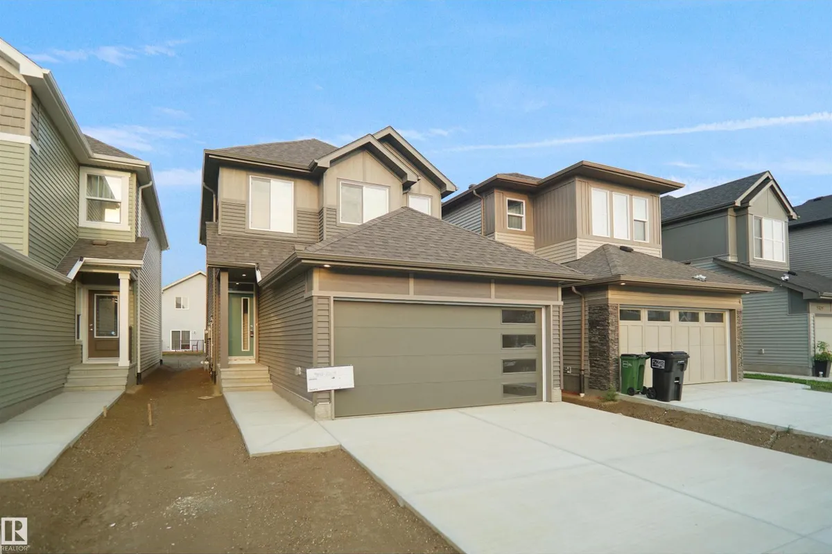 12127 34 AV SW exterior