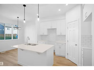 12127 34 AV SW photo 11