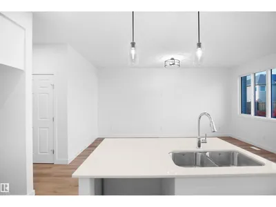 12127 34 AV SW photo 15