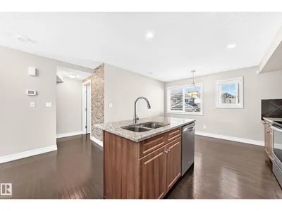 5321 3 AV SW photo 9