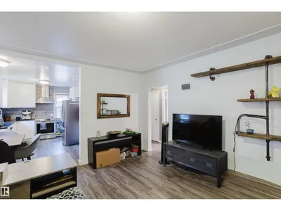 10623 76 AV NW photo 8