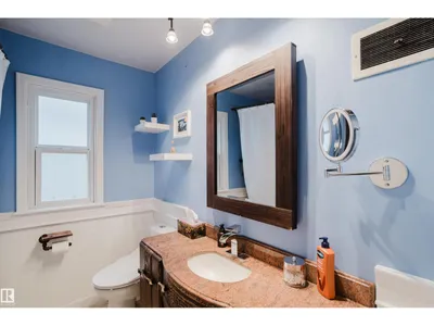 10623 76 AV NW photo 22