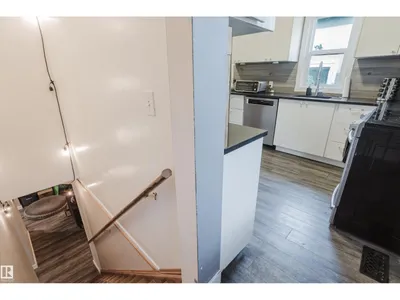 10623 76 AV NW photo 27