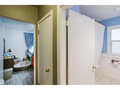 10623 76 AV NW photo 21