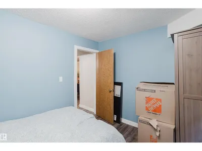 10623 76 AV NW photo 37