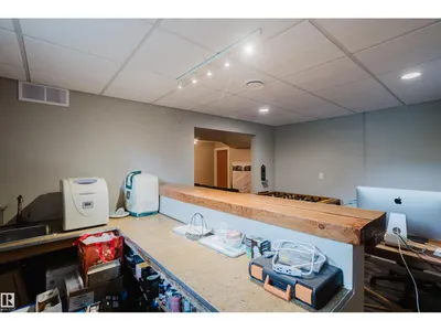 10623 76 AV NW photo 34