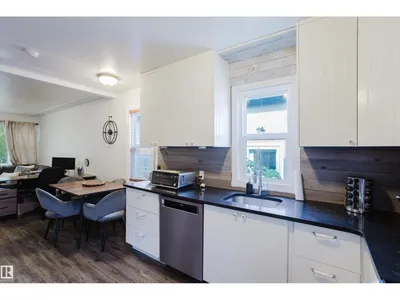 10623 76 AV NW photo 15
