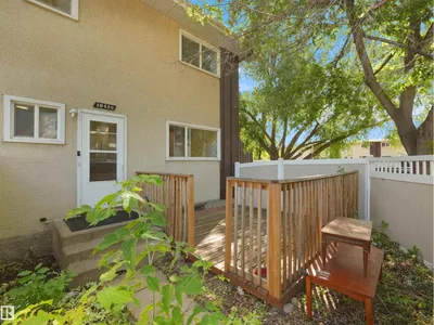10446 55 AV NW photo 10