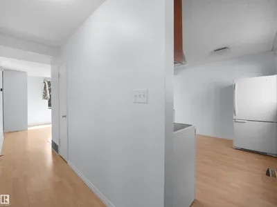 10446 55 AV NW photo 12
