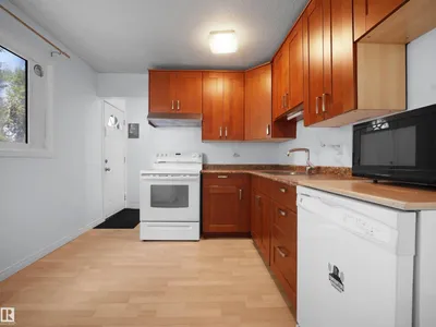 10446 55 AV NW photo 15
