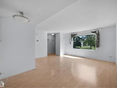 10446 55 AV NW photo 18