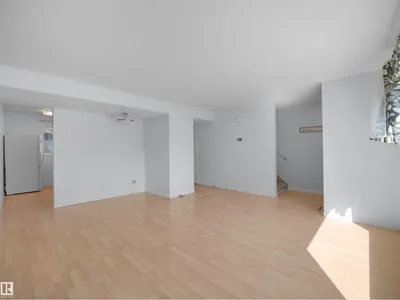 10446 55 AV NW photo 19