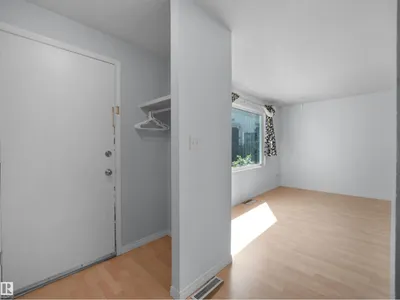 10446 55 AV NW photo 23