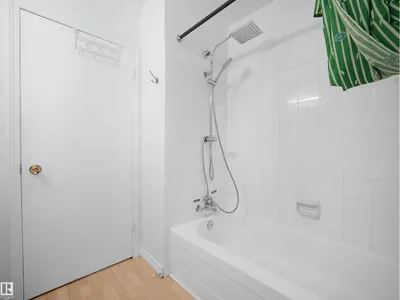 10446 55 AV NW photo 26