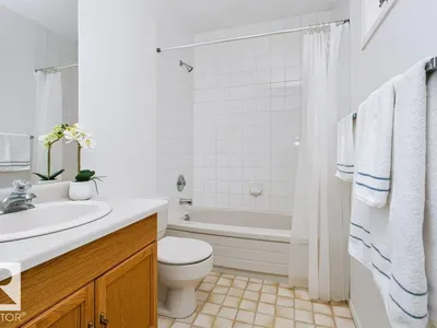 10057 91 AV NW NW photo 37
