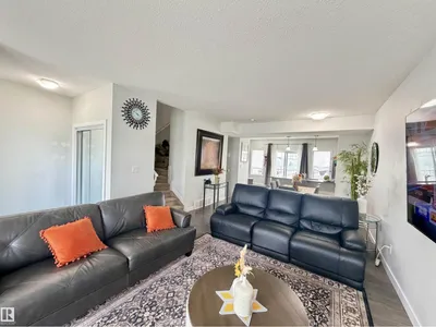#29 723 172 ST SW photo 7