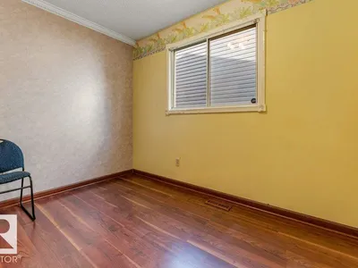 4337 38 ST NW NW photo 28