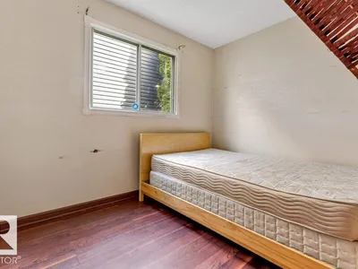 4337 38 ST NW NW photo 30