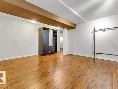 4337 38 ST NW NW photo 38