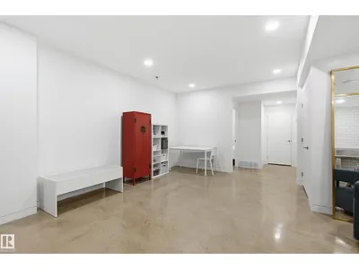 8712 120 ST NW photo 46