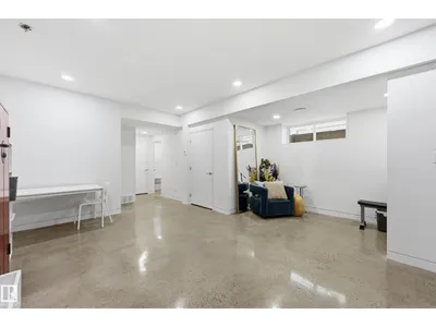 8712 120 ST NW photo 47