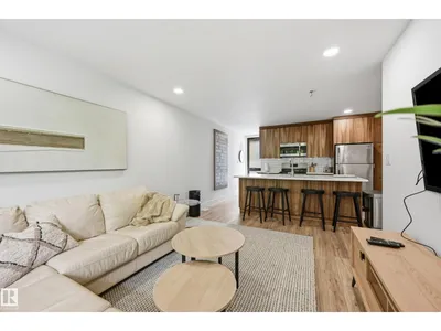 8712 120 ST NW photo 69