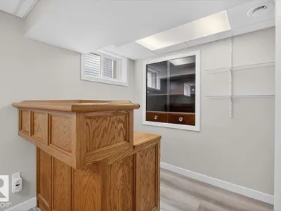 9723 65 AV NW photo 32