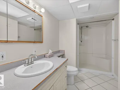 9723 65 AV NW photo 40