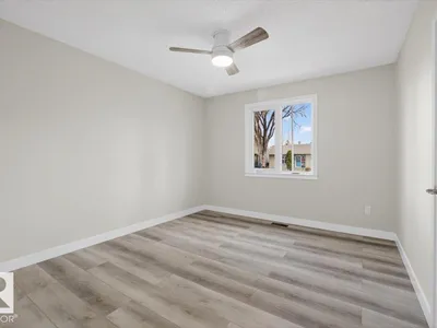 9723 65 AV NW photo 24