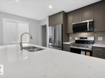 9723 65 AV NW photo 12