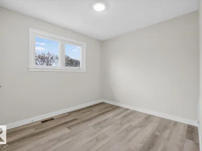 9723 65 AV NW photo 26