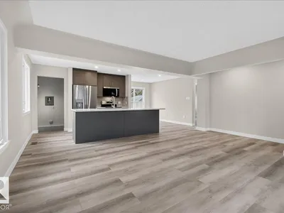 9723 65 AV NW photo 8