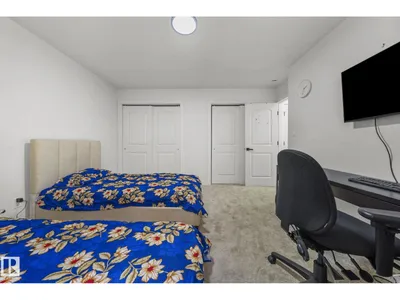 4119 18 AV NW photo 19