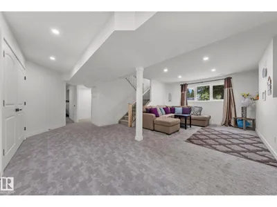 4119 18 AV NW photo 23
