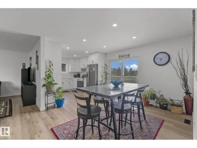 4119 18 AV NW photo 12