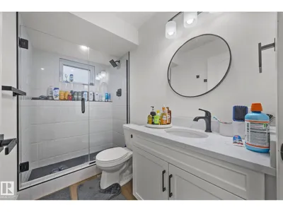 4119 18 AV NW photo 31