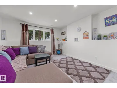 4119 18 AV NW photo 25